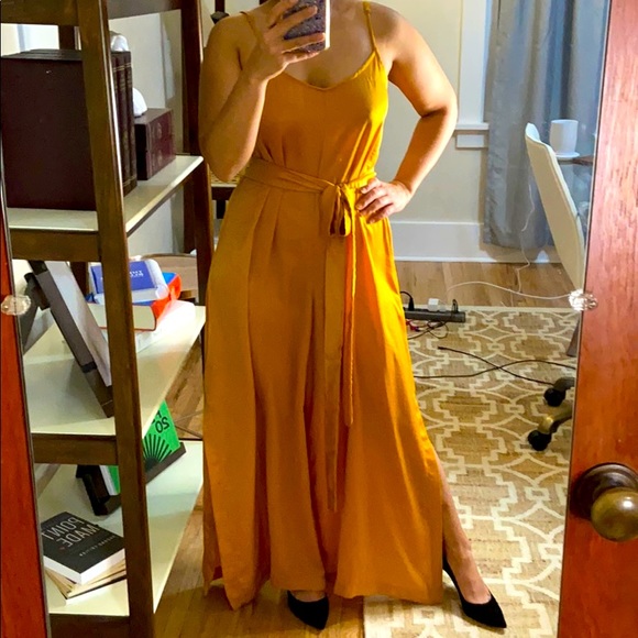 Beautiful designer jumpsuit. - Picture 2 of 9